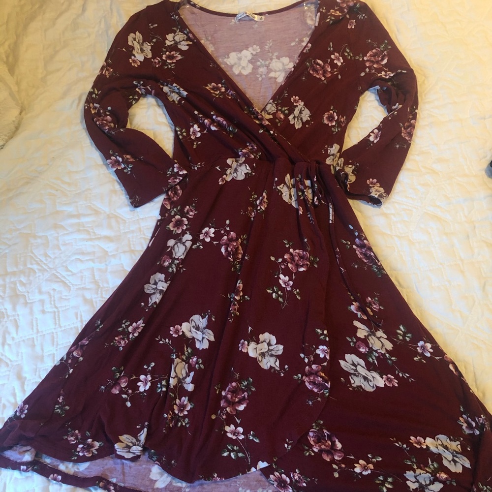 NWOT maroon pink white floral wrap dress boutique